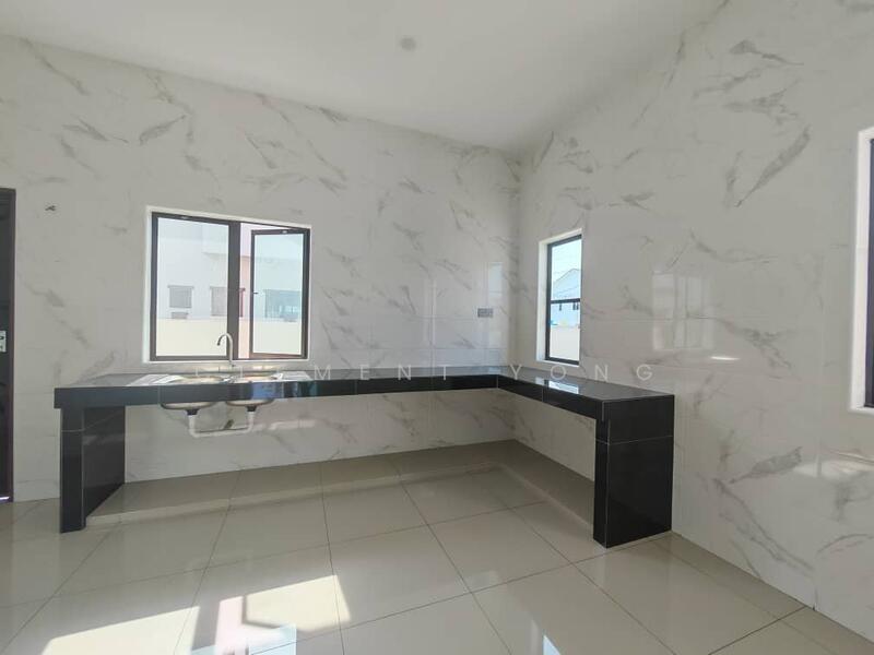 Taman Lapangan Indah - 4