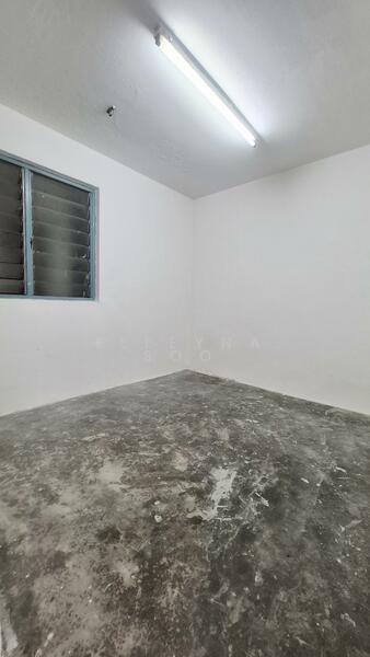 Flat Taman Ungku Tun Aminah - 5