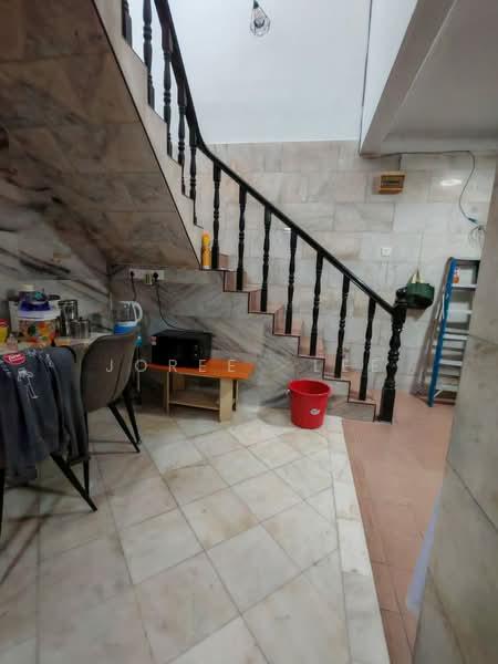 Johor Jaya Jalan Teratai Fully Renovated Kitchen Extended Single Storey Terrace for Sale - 3