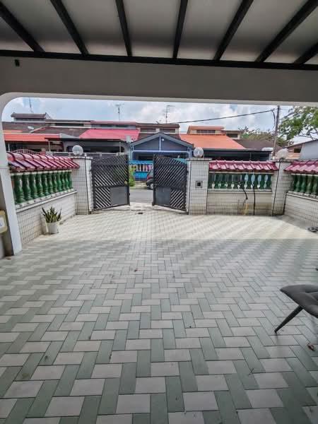 Johor Jaya Jalan Teratai Fully Renovated Kitchen Extended Single Storey Terrace for Sale - 1