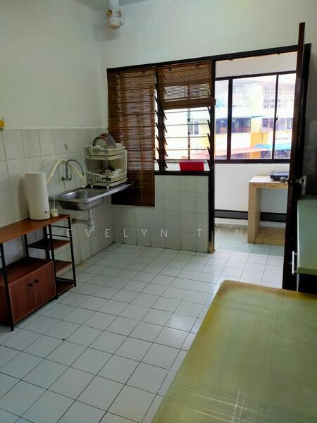 Lily & Jasmine Apartment - 4