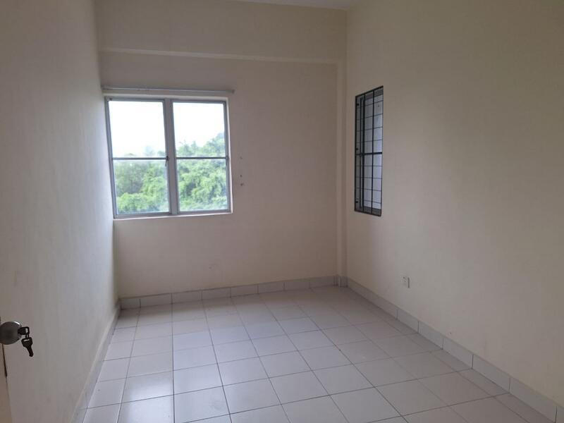 La Vista Condominiums - 2