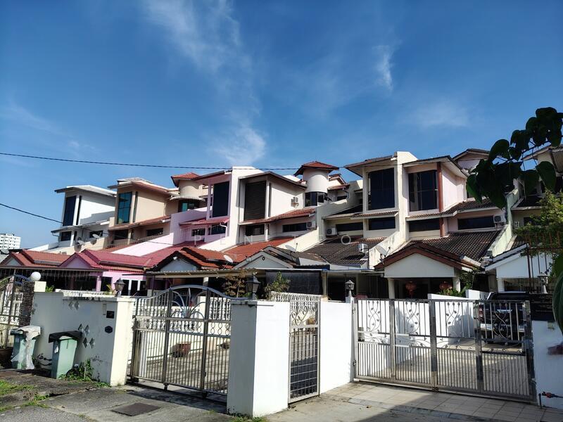 2.5 Storey Terrace, Jelutong, Georgetown, Penang. - 1