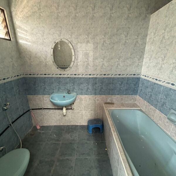 2.5 STOREY SEMI D FOR SALE AT BATU UBAN GOOD CONDITION - 4