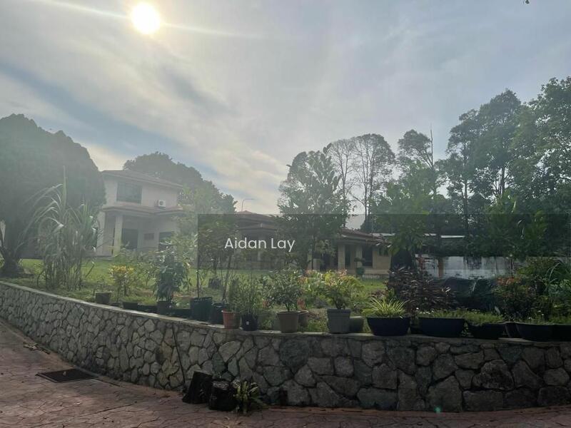 Bungalow at Taman Glenmarie - 4