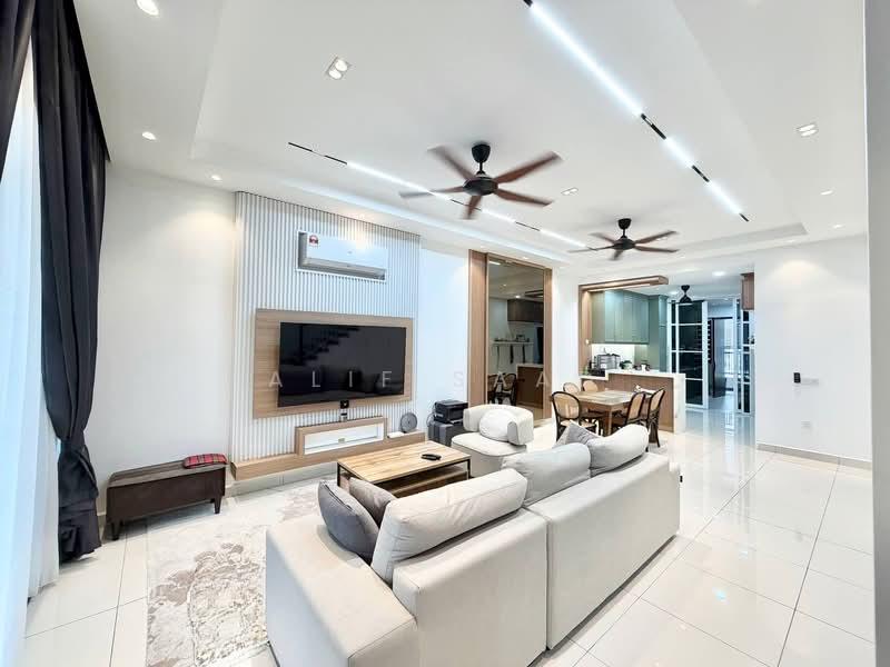 Elmina Green Three - 2