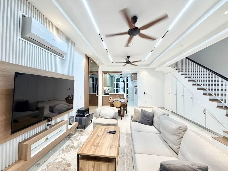 Elmina Green Three - 1