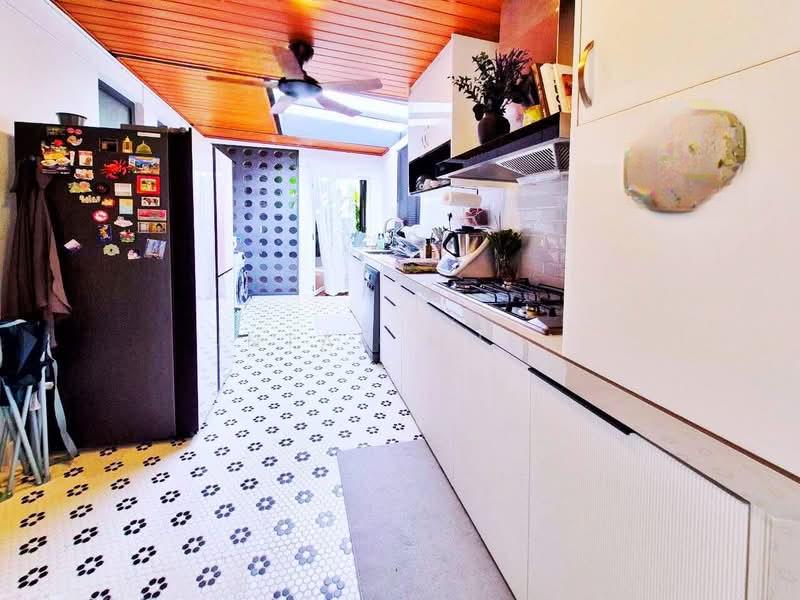 The Eighth, Elmina Green - 5