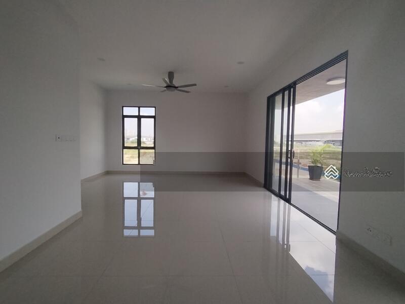 KEYS Lakeside Residence - 2