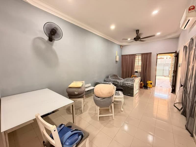 Taman Johor Jaya - 4