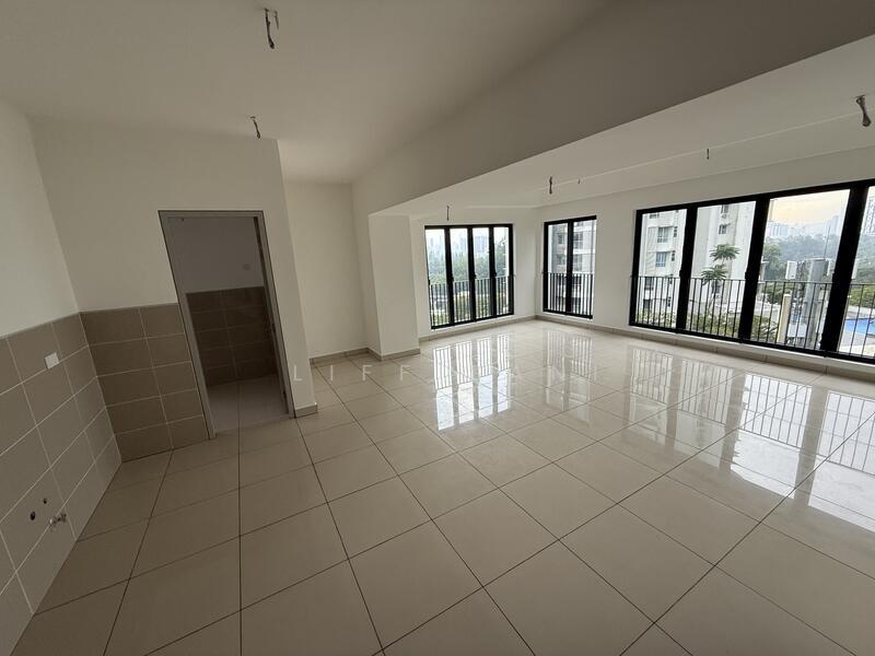 KL East : East 57 - 4