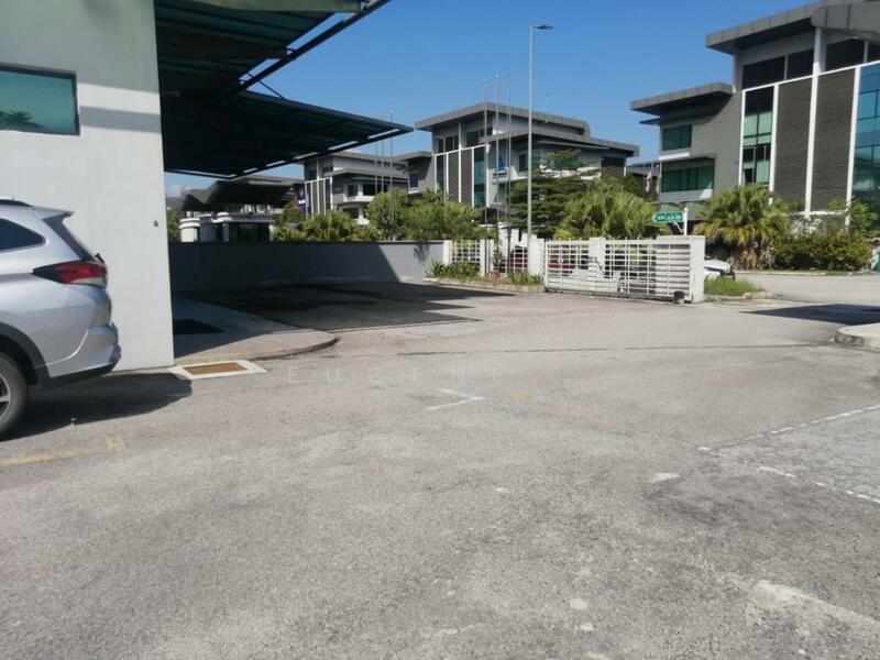 Bukit Jelutong @ Seksyen u8 , Shah Alam - 2