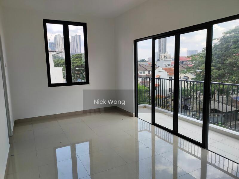 Semi-D house at Desa Setapak - 4