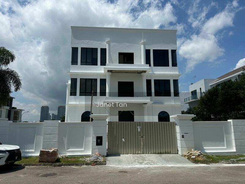 Johor Bahru Taman Ponderosa 3.5 Storey Bungalow House - 1