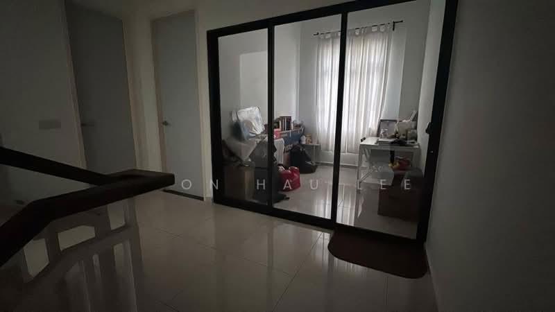 26th Avenue, Bukit Indah - 4