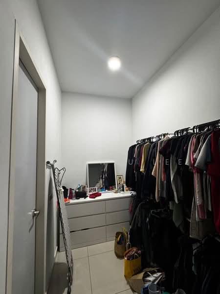26th Avenue, Bukit Indah - 5