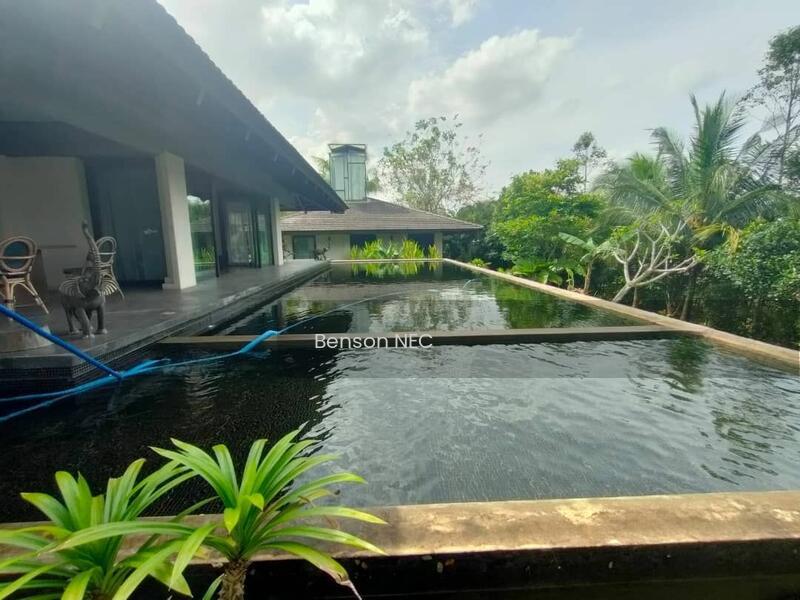 Bungalow at ledang height - 3