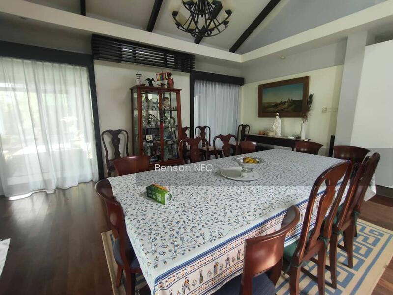 Bungalow at ledang height - 4