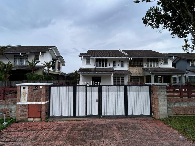 Astana Idaman Desa Alam - 1