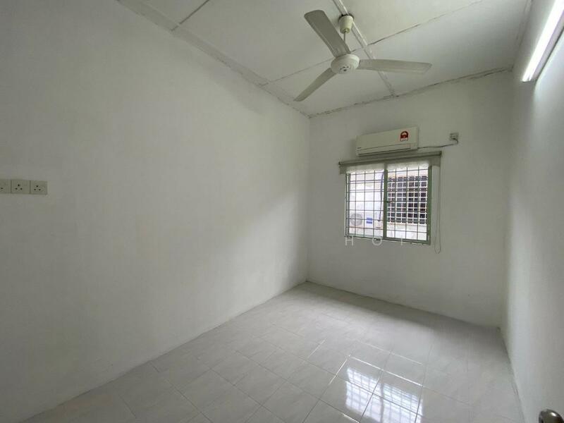 Worth For Investment Move In Condition 2 Sty Taman Klang Utama Klang - 4