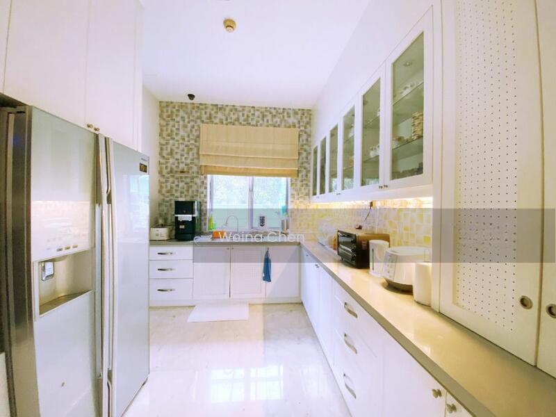 Bungalow at Seksyen 11 - 4