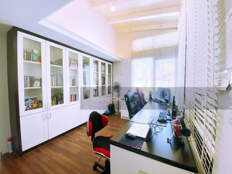 Bungalow at Seksyen 11 - 3