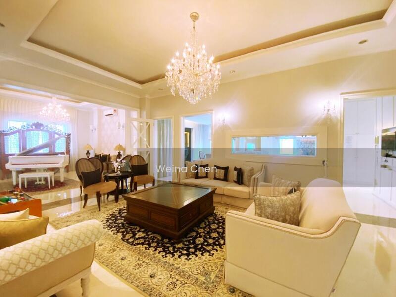 Bungalow at Seksyen 11 - 1