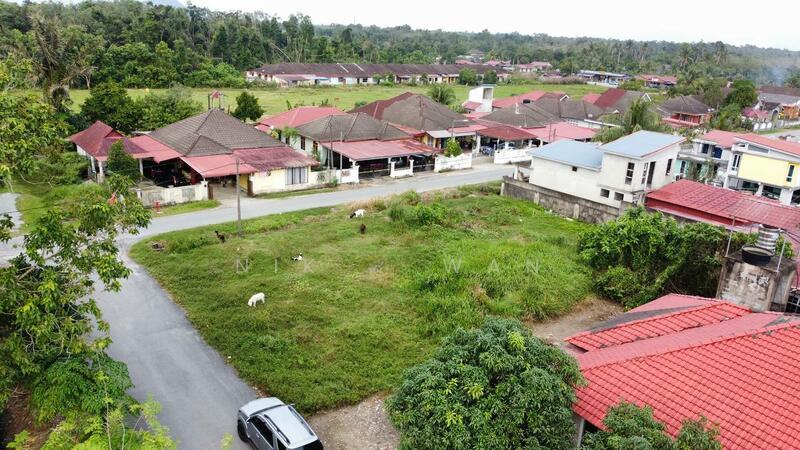 (4,456 KP, 5km ke Pusat Bandar) Lot Banglo, Taman SL Chat Harimau, Tanah Merah, Kelantan - 4