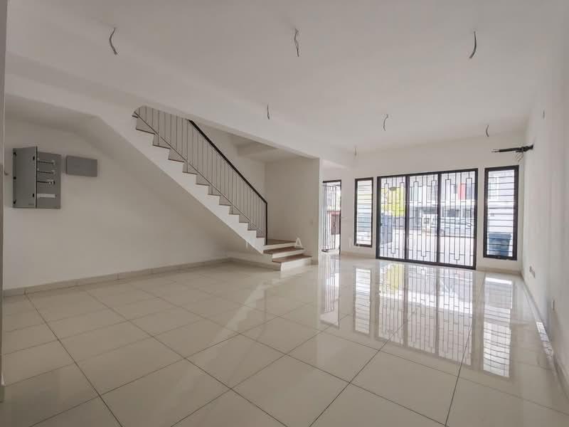 Elmina Green Three - 5