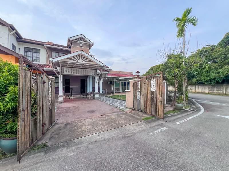 CORNER LOT Double Storey Terrace Alam Damai - 2