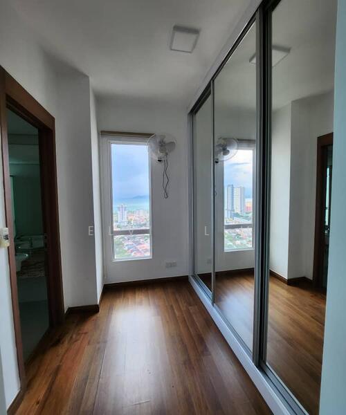 Central Park condominium - 4