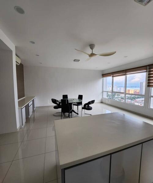 Central Park condominium - 5