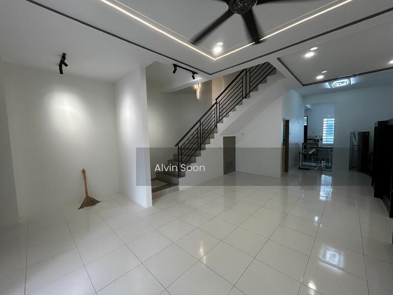 Terrace house at Desa Bukit Perpaduan - 1