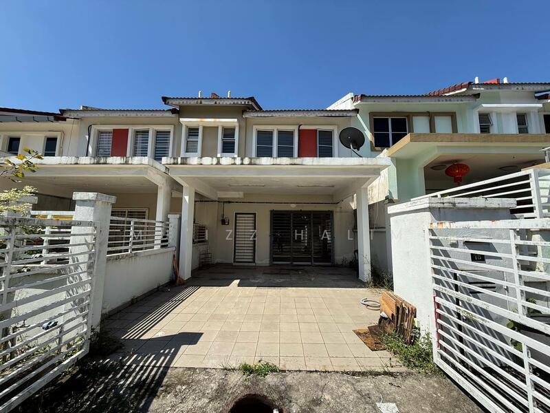 Taman Dato Demang, Seri Kembangan - 1