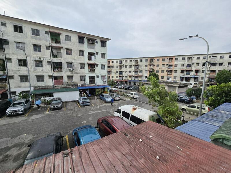 Palma Apartment (Bandar Country Homes) - 1