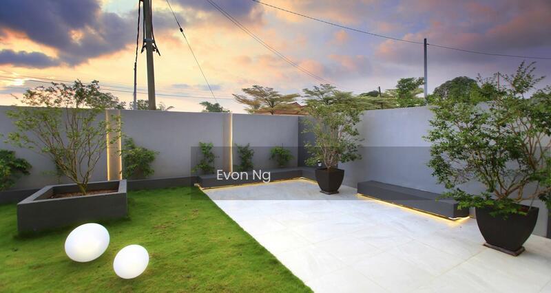 Seremban 2 South!! Corner Bumi Rm650k!! full loan - 3