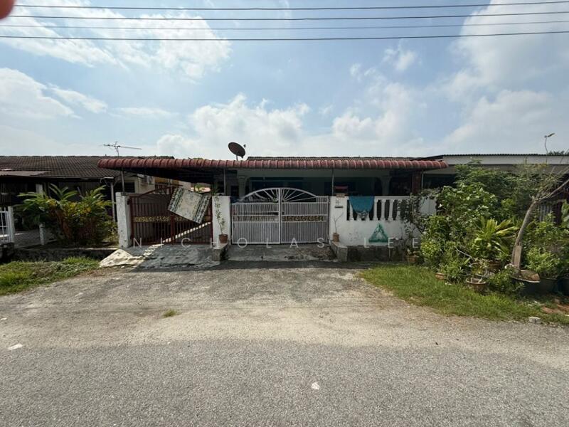 Single Storey Inter Corner House at Bercham - 1