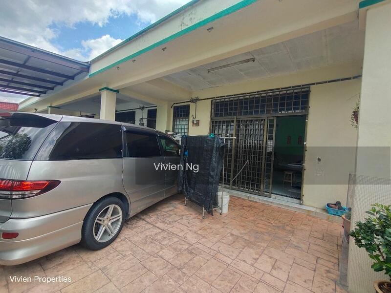 2 storey House facing field Tmn Song Choon - 2