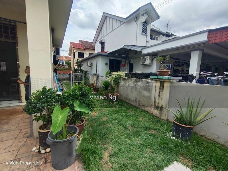 2 storey House facing field Tmn Song Choon - 3