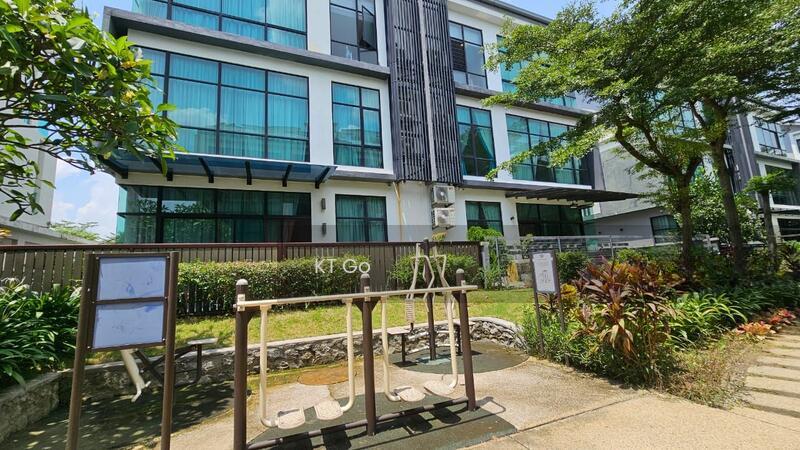 Semi-D house at Serdang - 3