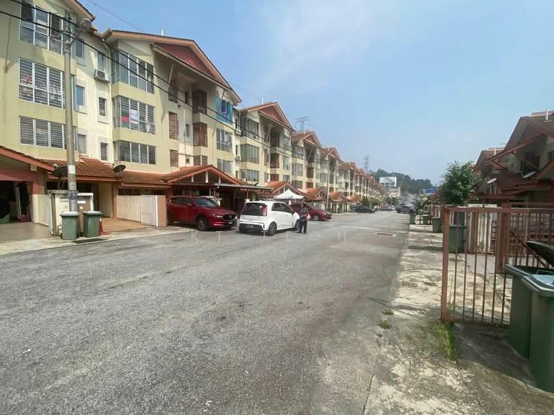 Below Market Value; Mid Floor Townhouse Unit @ Taman Amansiara, Rawang - 4