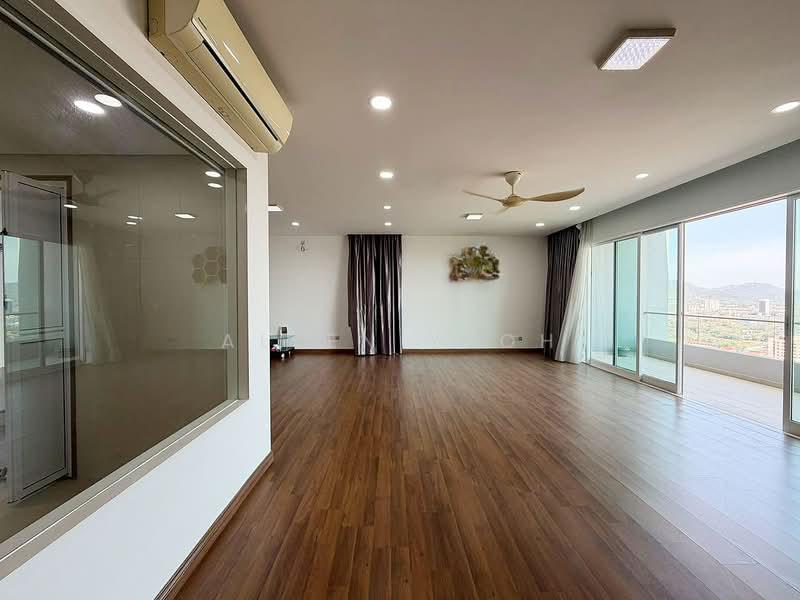 Central Park condominium - 3