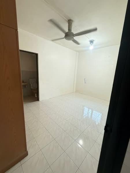 Lily & Jasmine Apartment - 2