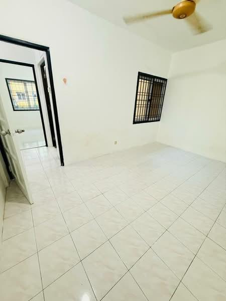 Lily & Jasmine Apartment - 4