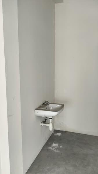 Pusat Perdagangan Danga Utama @ Shoplot - 3