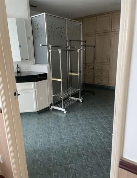 Gurney Beach Resort - 3