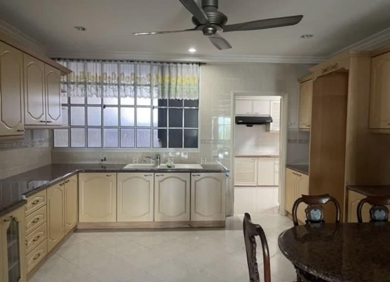 Gurney Beach Resort - 5