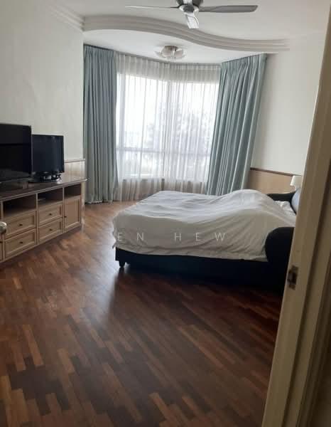 Gurney Beach Resort - 4