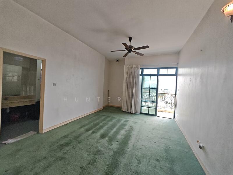 Riverine Emerald - 5