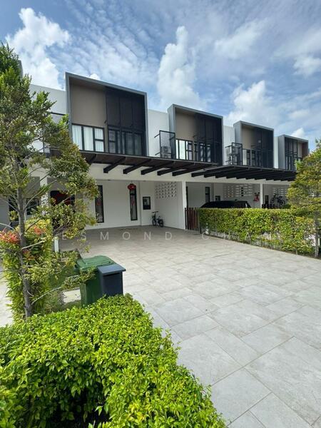 Senibong Cove - The WaterEdge Residences - 1